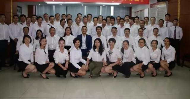 堅(jiān)定信念，創(chuàng)造未來